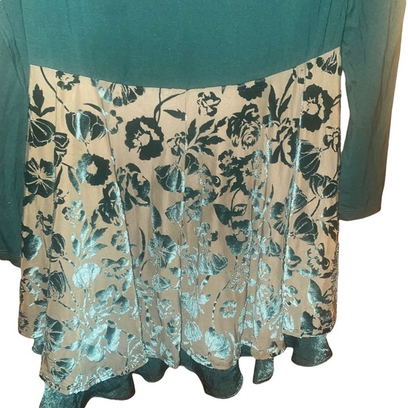 𝅺LOGO by Lori Goldstein green Rayon Top Size S Burnout Velvet tunic - Picture 3 of 5